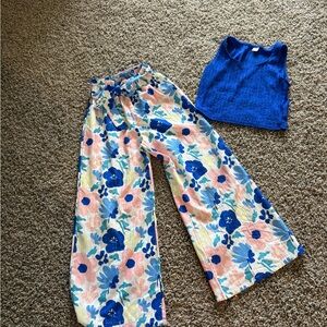 SHEIN Blue and Floral Kids Matching Set